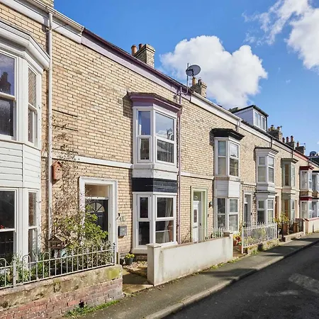 Host & - Gray Street * Whitby