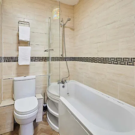 بيت للعطل Host & - Gray Street *