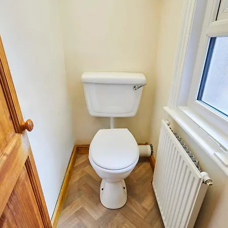 Host & - Gray Street