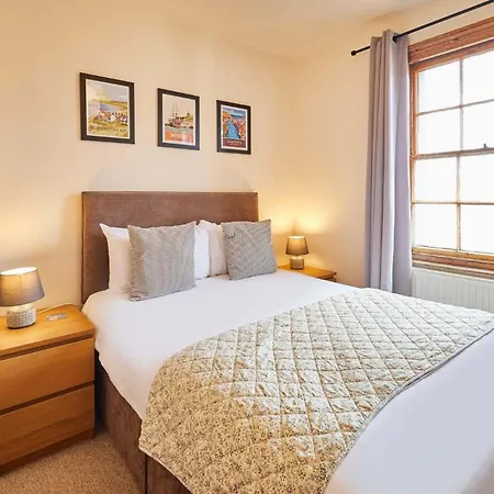 Host & - Gray Street