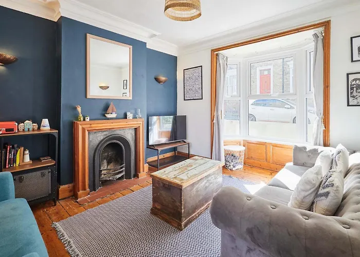 Host & - Gray Street