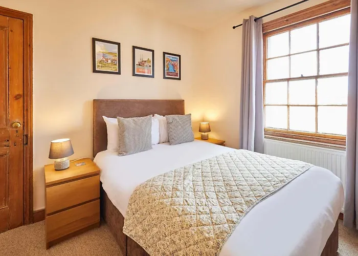 Host & - Gray Street